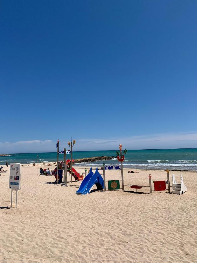 Sea View Apartment Torrevieja Eksteriør bilde